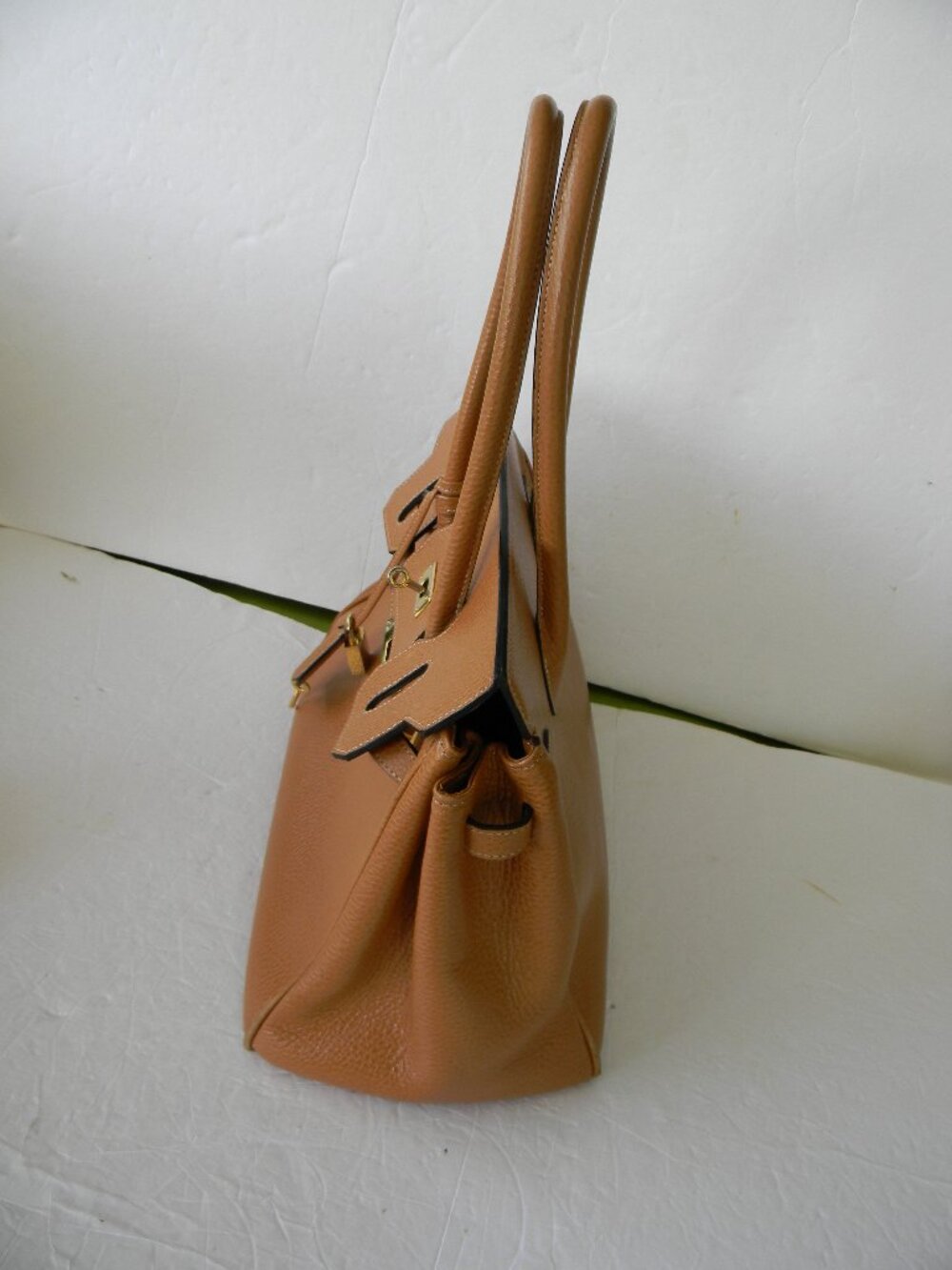 WM'S TAN BROWN PEBBLE LEATHER LOCK/KEY SATCHEL - Picture 5 of 11